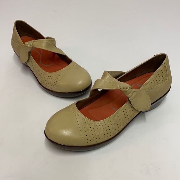 WOMENS DANSKO DEIDRA Tan leather Maryjane comfort EDGE SHOES Size 39/8.5-9 - Picture 1 of 12